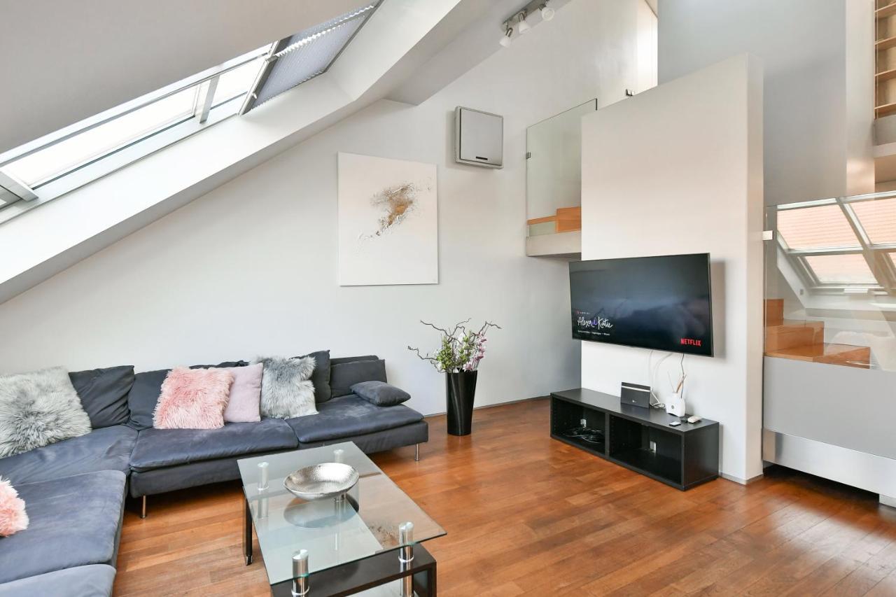 Luxury Central Duplex With Terrace Praga Esterno foto