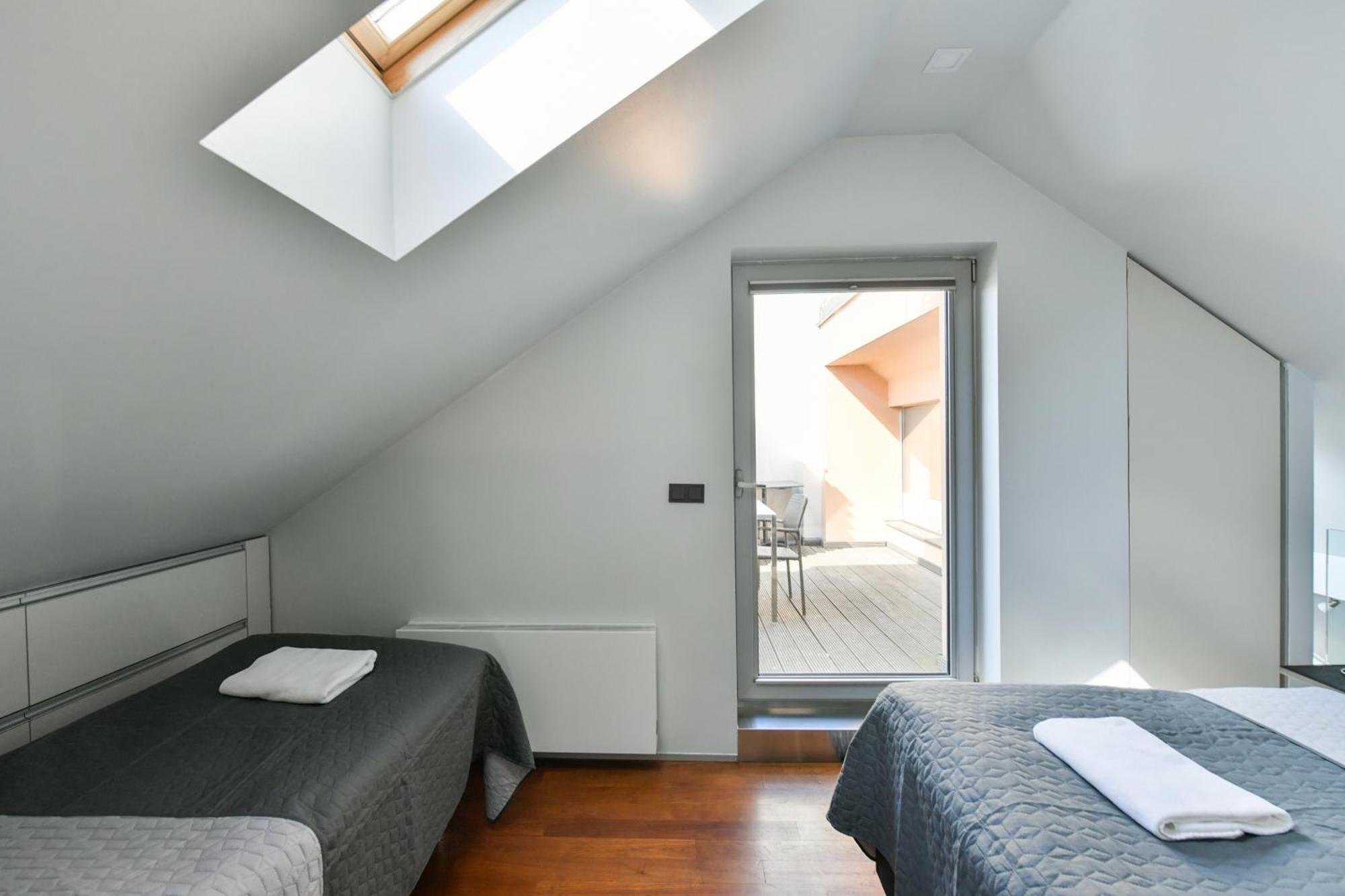 Luxury Central Duplex With Terrace Praga Esterno foto